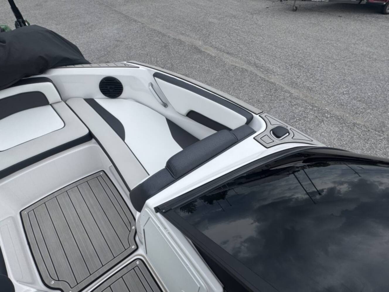 A photo of this 2024 Yamaha Boats 195 S
