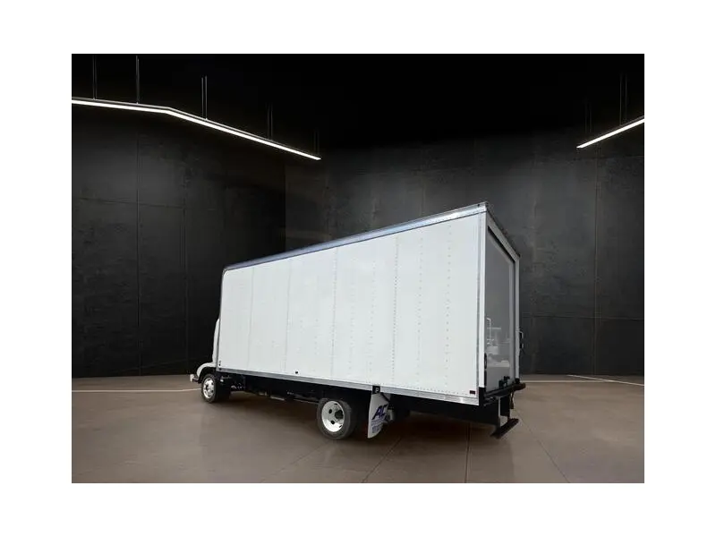 2025 ISUZU NPR HD