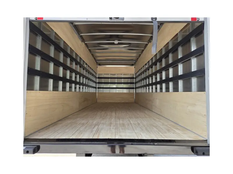 2025 ISUZU NPR HD