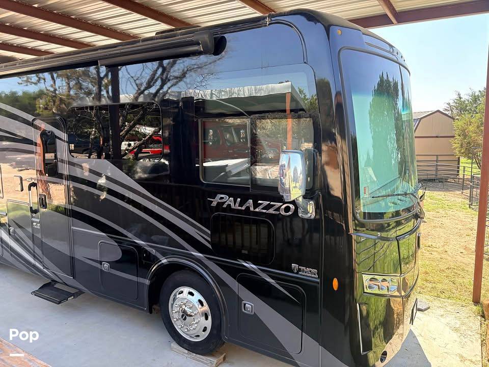 2021 Thor Motor Coach Palazzo 33.6 in lometa TX