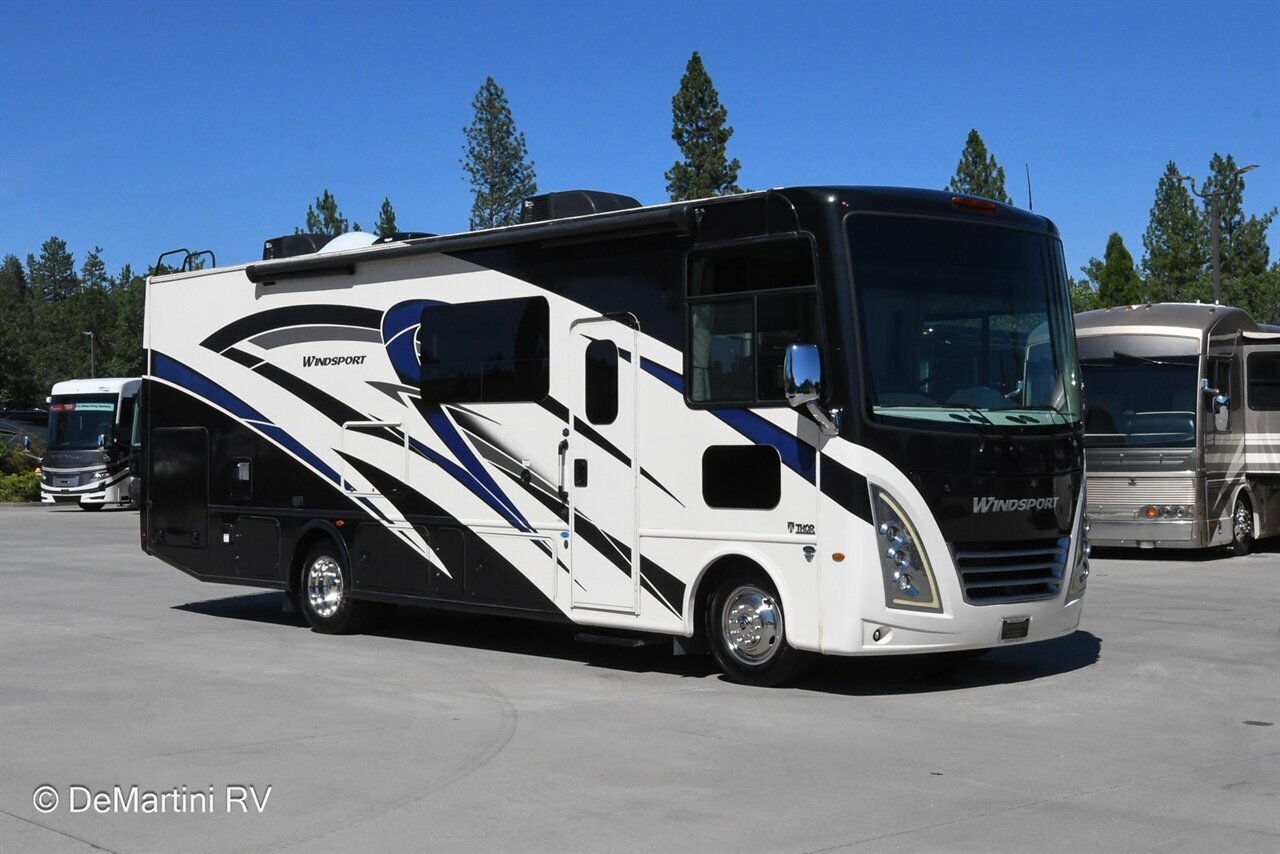 2023 Thor Windsport 29M in grass valley CA