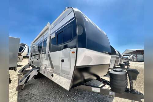 2027 Winnebago Thrive 26FKD in abilene TX