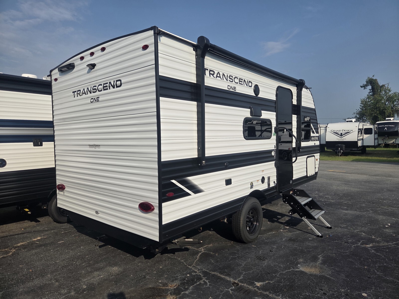 2025 Grand Design Transcend One 151BH in lake park GA