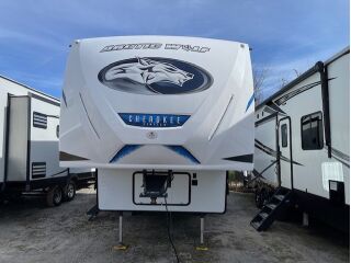 2024 FOREST RIVER CHEROKEE ARCTIC WOLF 27SGS
