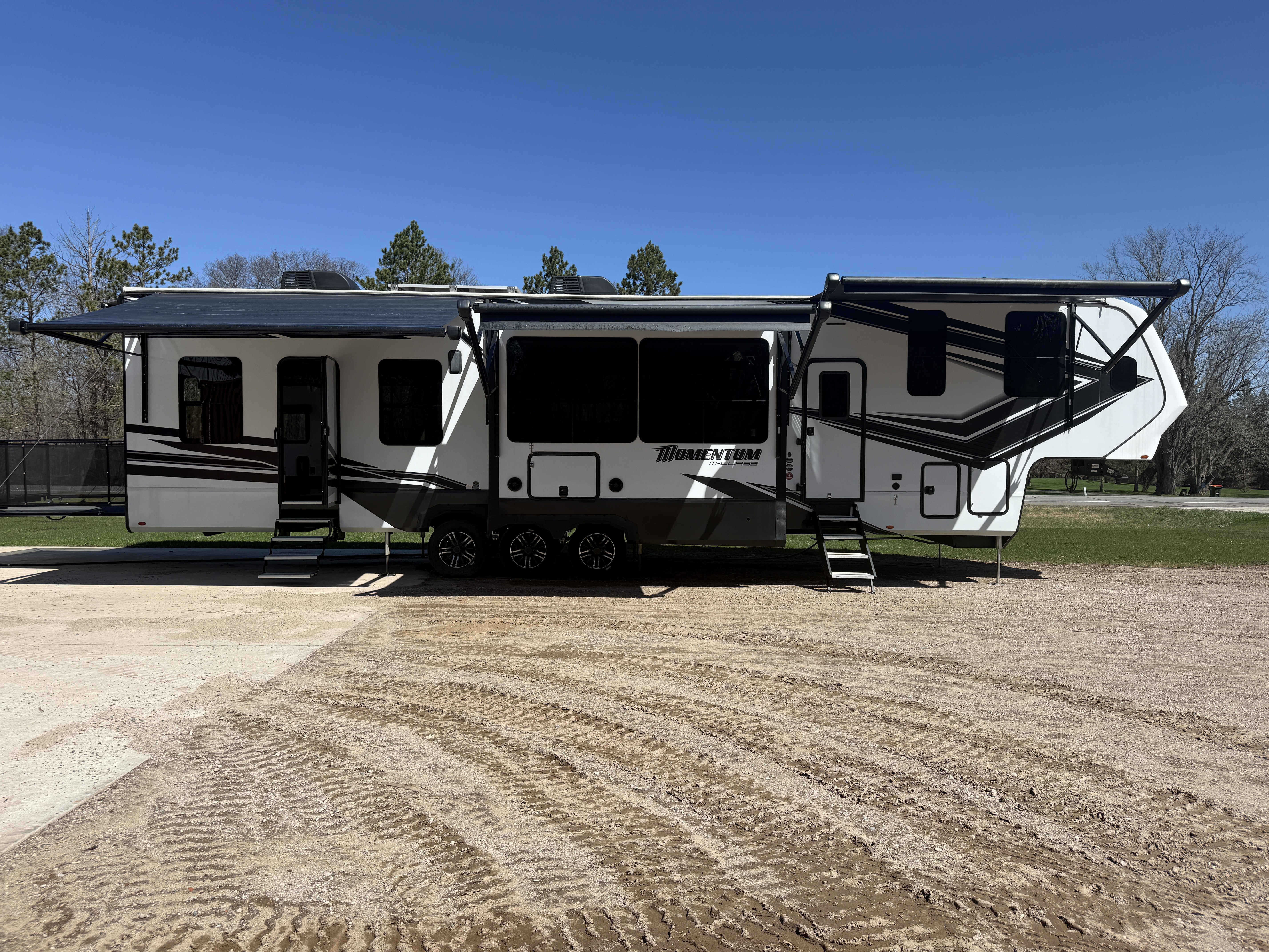 2024 Grand Design MOMENTUM M-CLASS 395MS RV