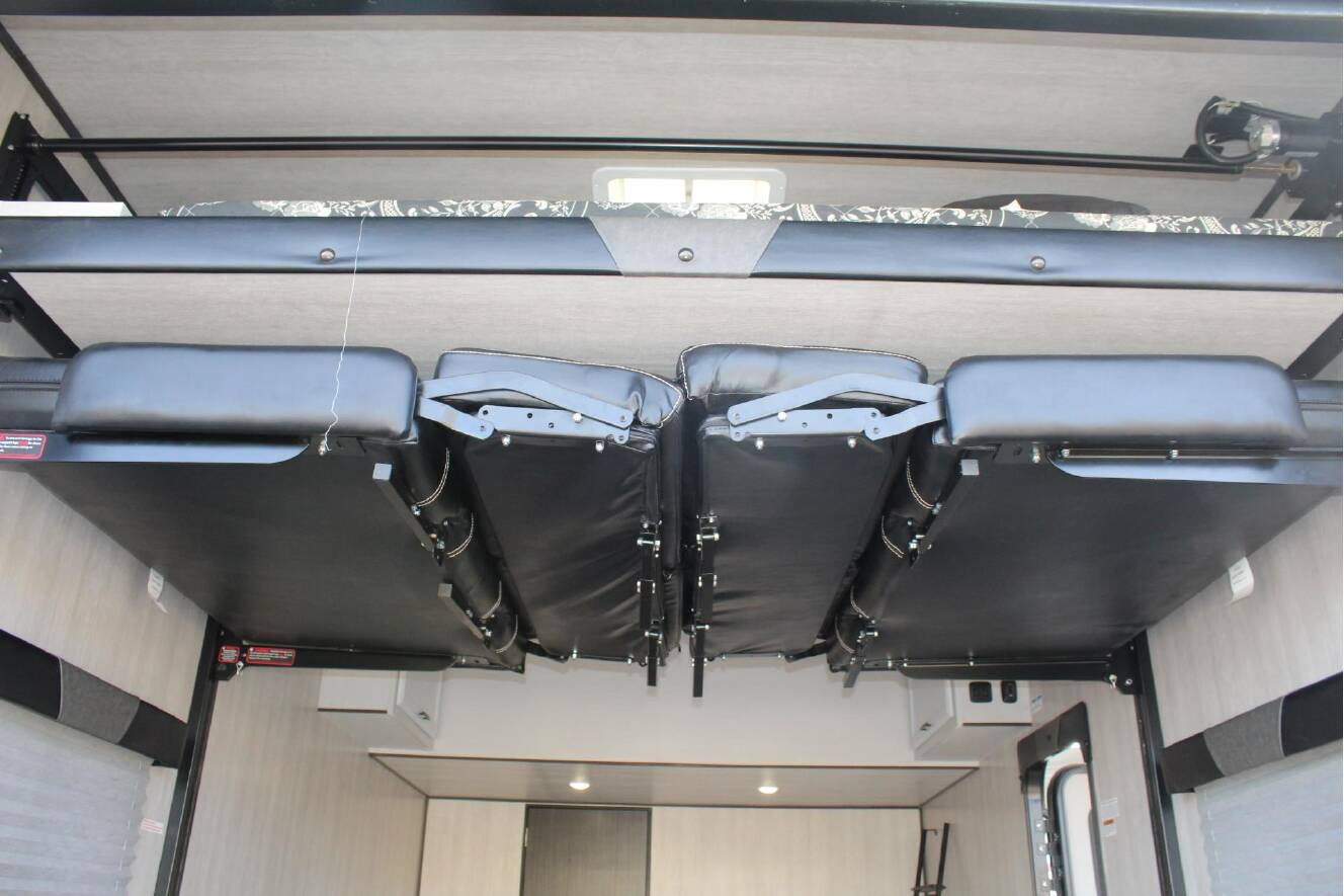 A photo of this 2024 Genesis Supreme GENESIS GCK405