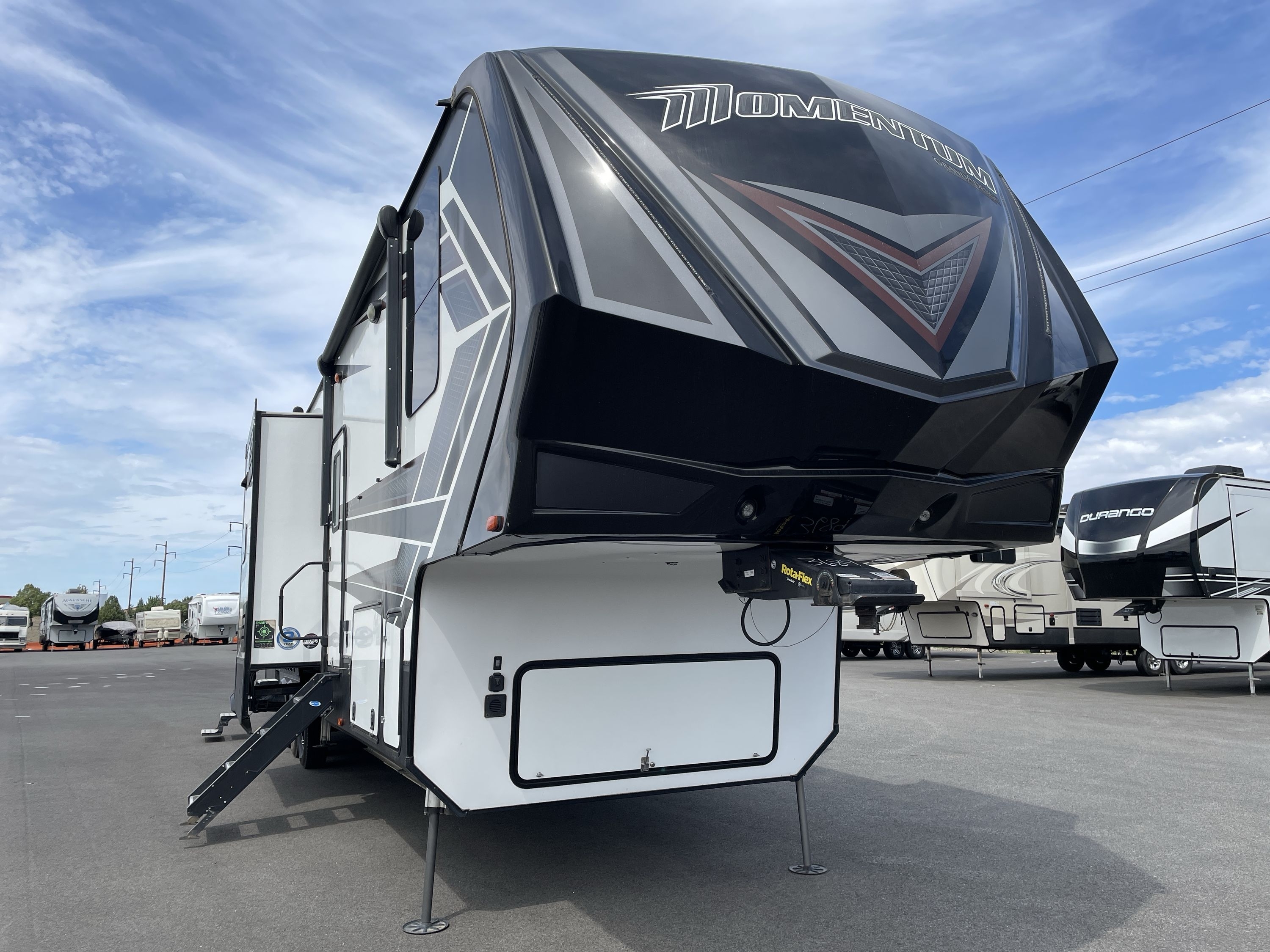 2019 Grand Design MOMENTUM 399TH in pasco WA
