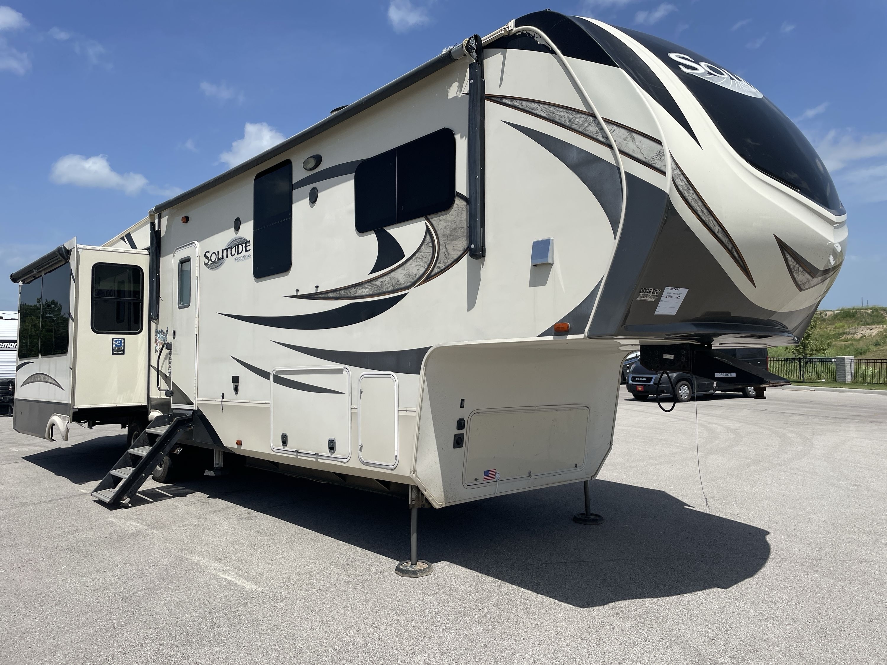 2018 Grand Design SOLITUDE 377MBS in kansas city KS