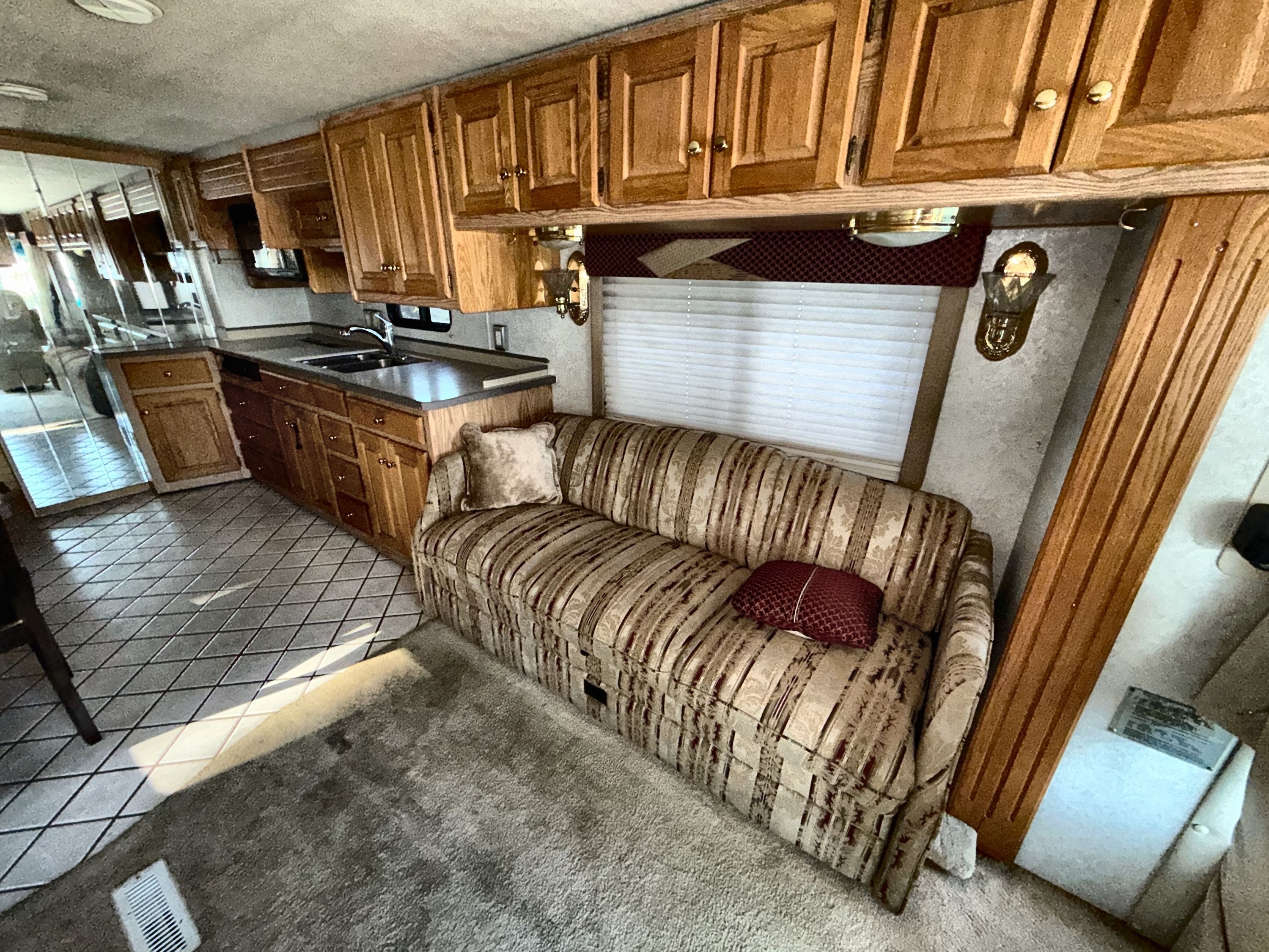 2001 Monaco DIPLOMAT 38D 330HP in ashland VA