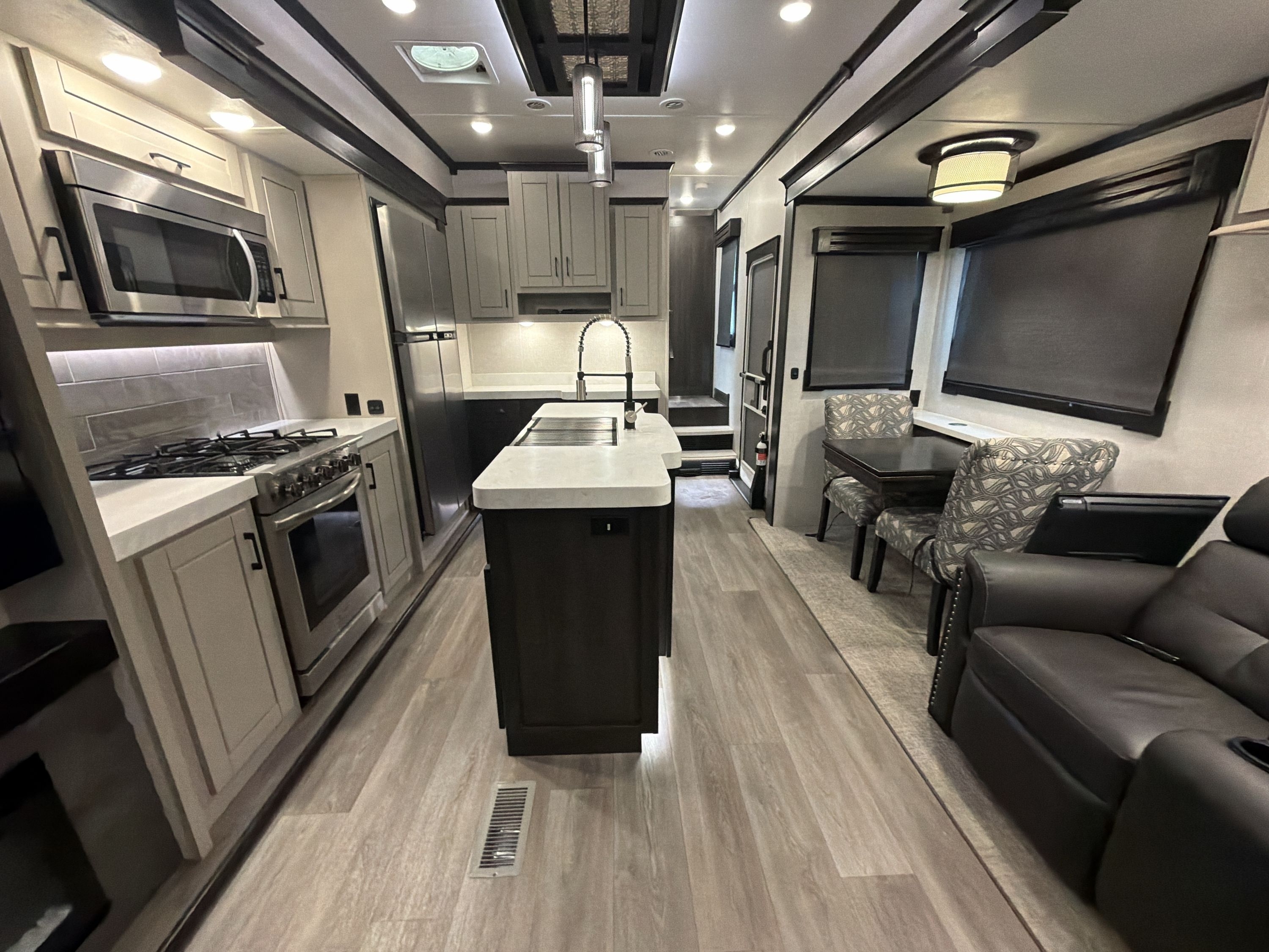 2021 Crossroads REDWOOD 3401RL in riverside CA