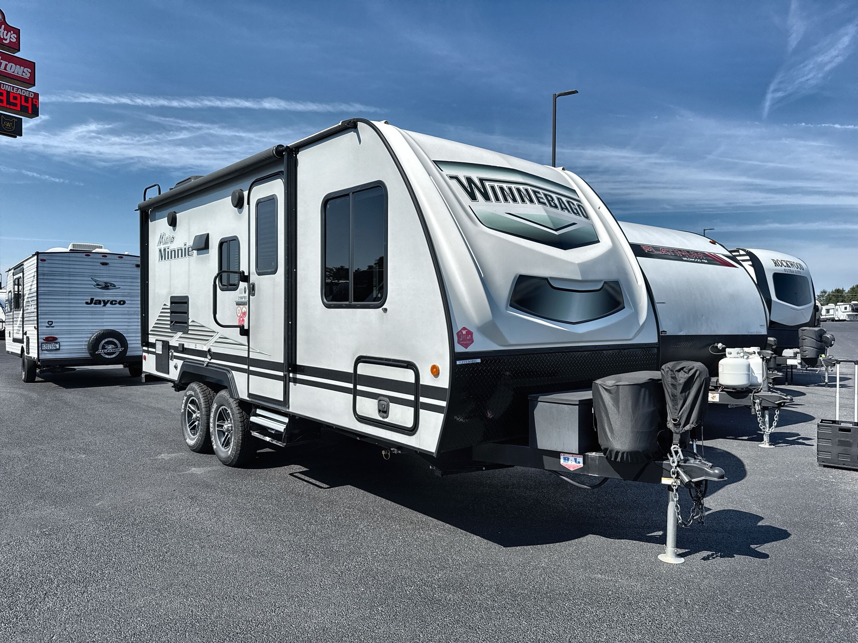 2021 Winnebago MICRO MINNIE 2106FBS in roscoe IL