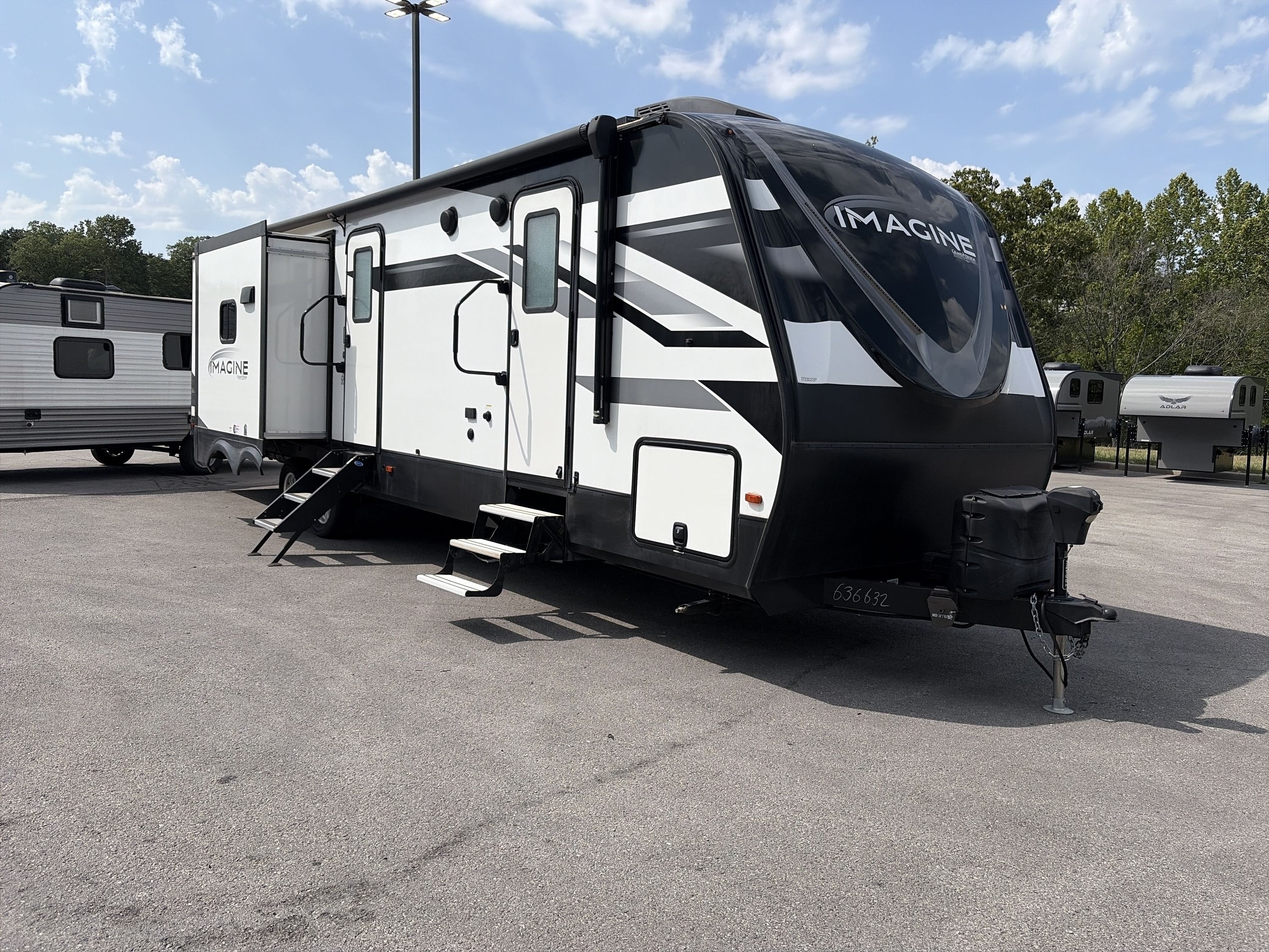 2022 Grand Design IMAGINE 3250BH in branson MO