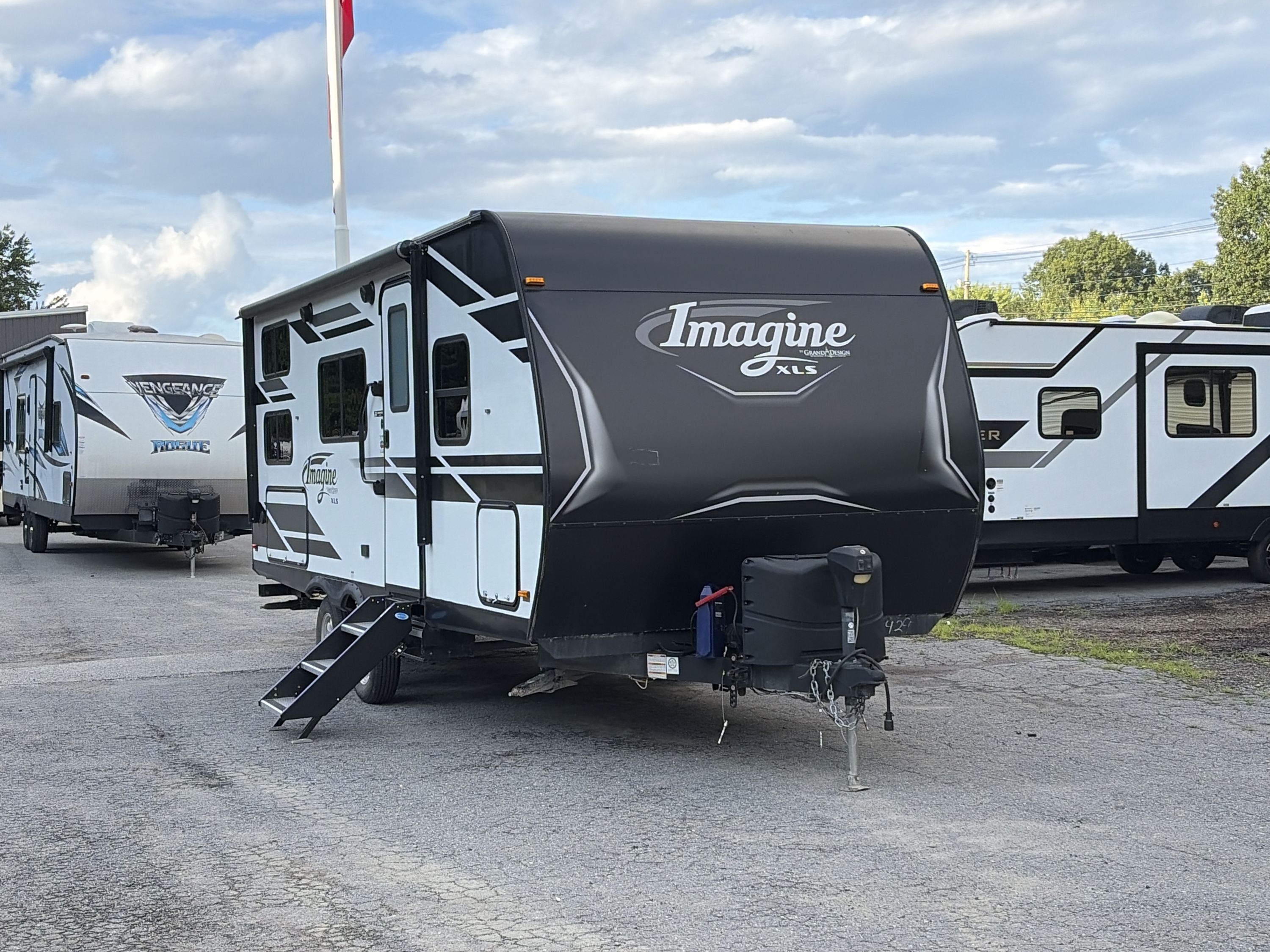 2019 Grand Design IMAGINE 21BHE in west boylston MA