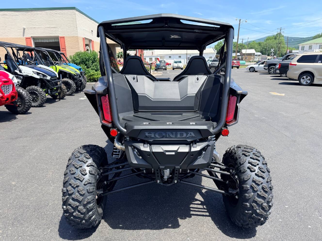 A photo of this 2026 Honda Talon 1000R FOX Live Valve