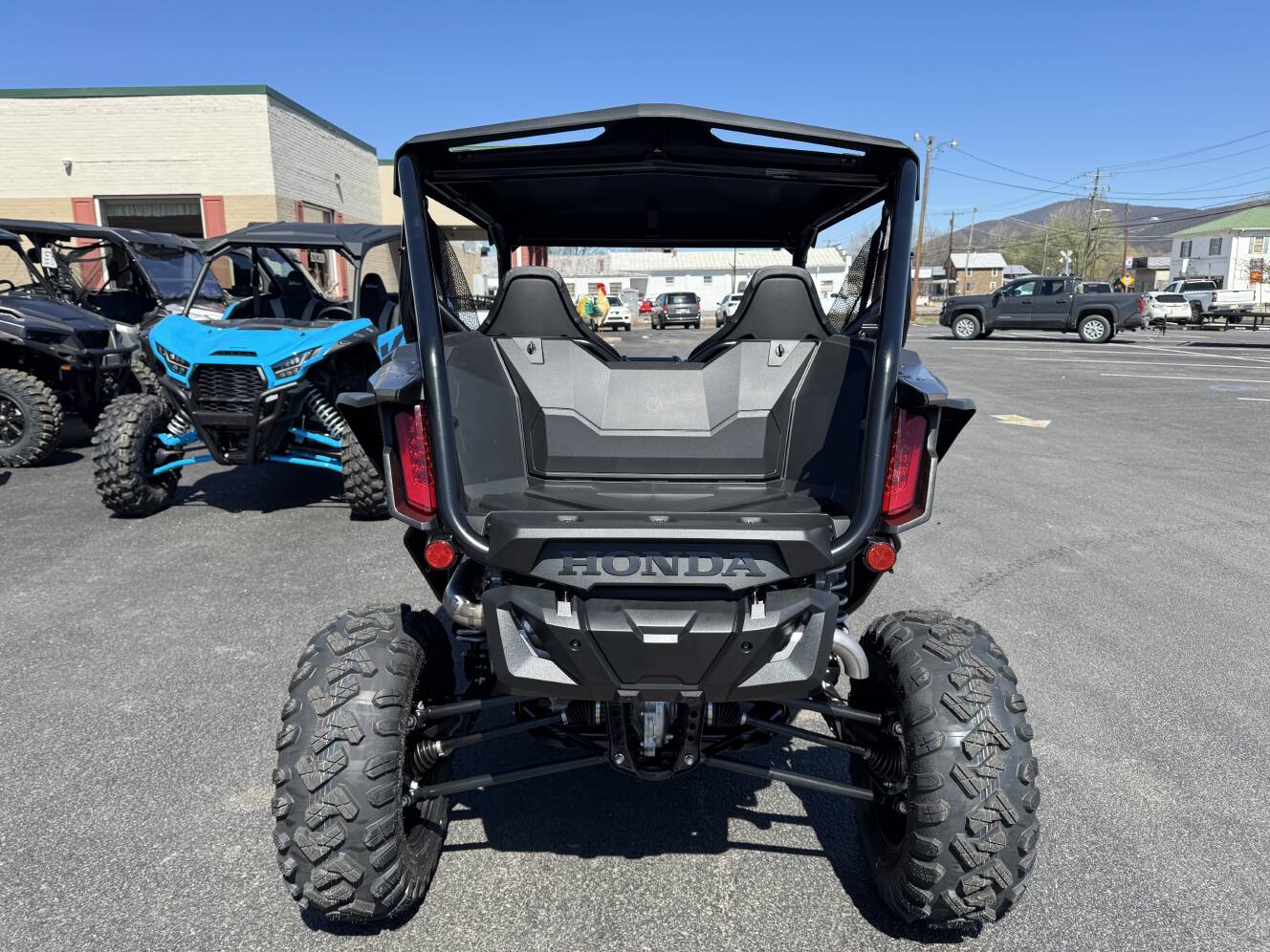 A photo of this 2026 Honda Talon 1000X FOX Live Valve
