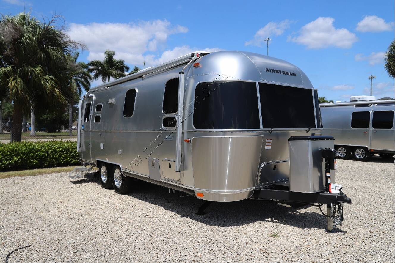 A photo of this 2026 Airstream Globetrotter 25FB