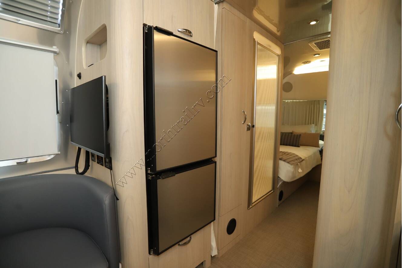 A photo of this 2026 Airstream Globetrotter 25FB