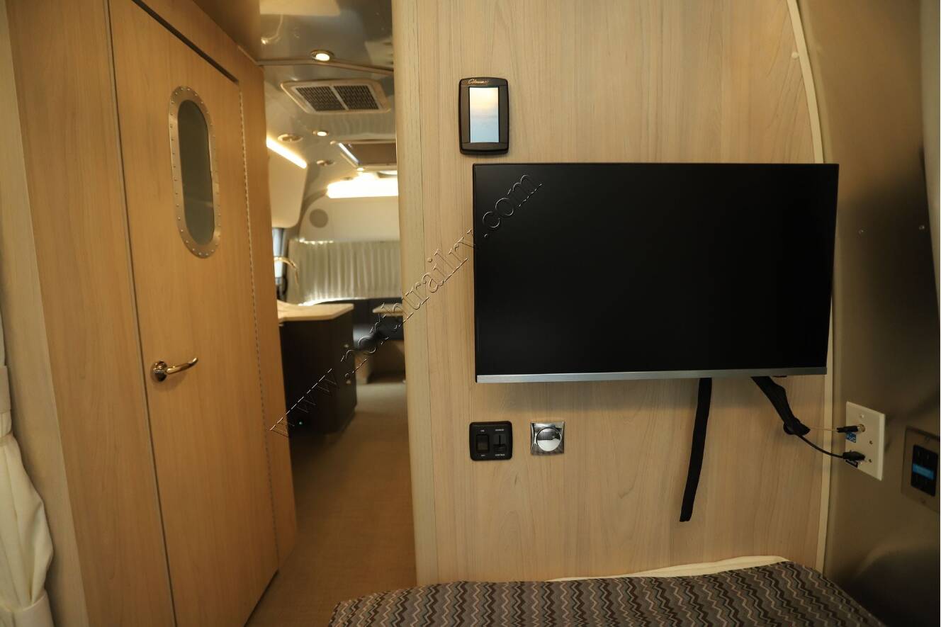 A photo of this 2026 Airstream Globetrotter 25FB