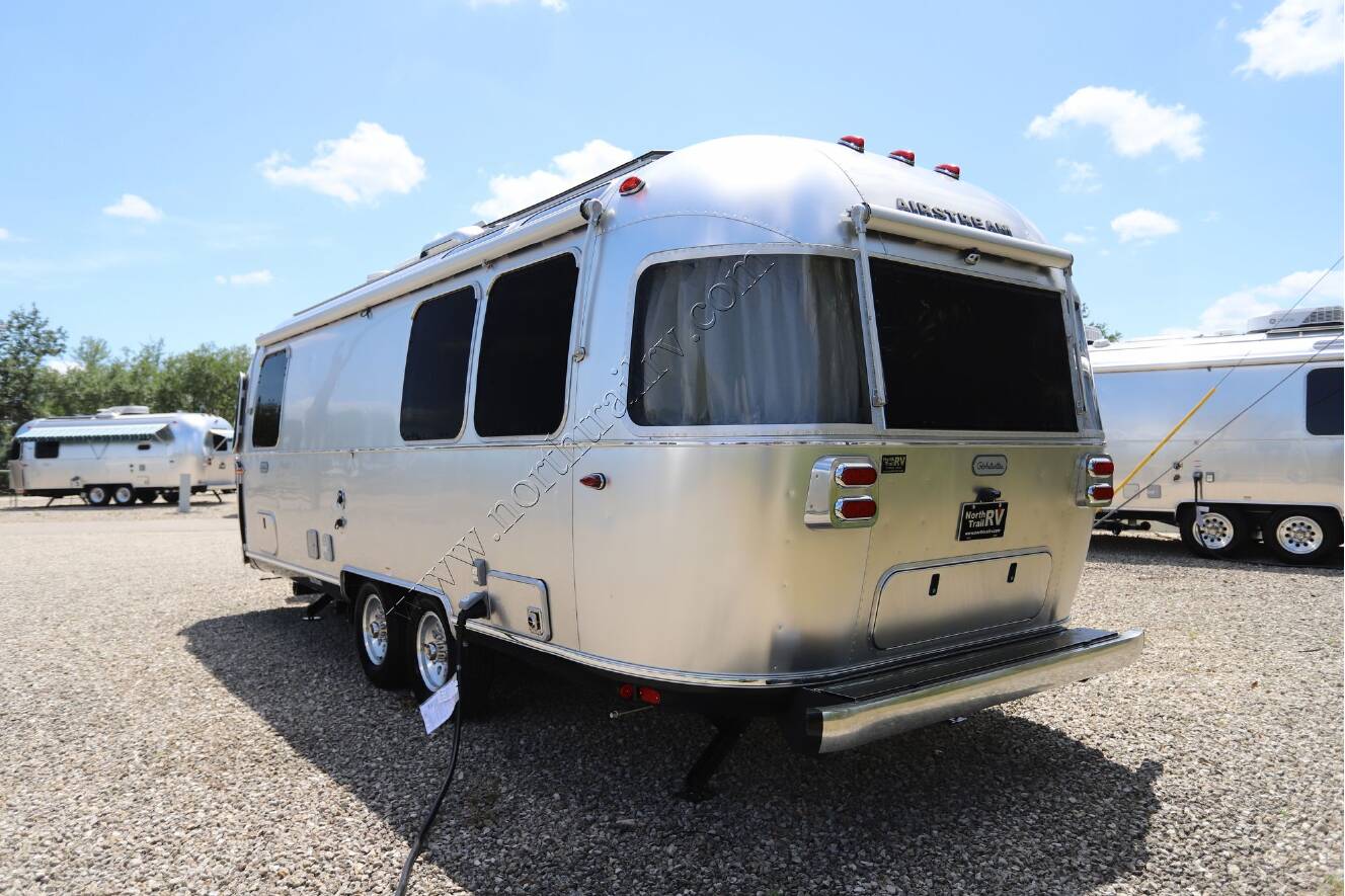 A photo of this 2026 Airstream Globetrotter 25FB