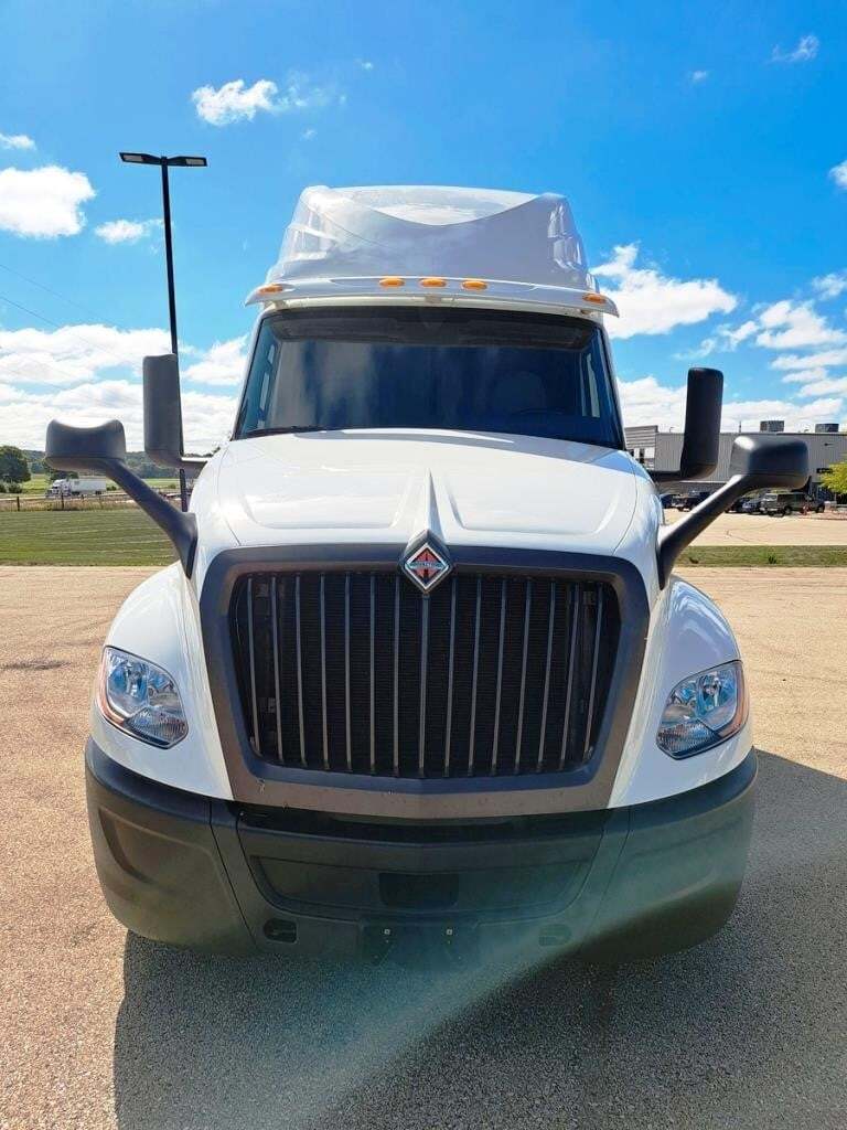 2022 INTERNATIONAL LT in Philadelphia, PA