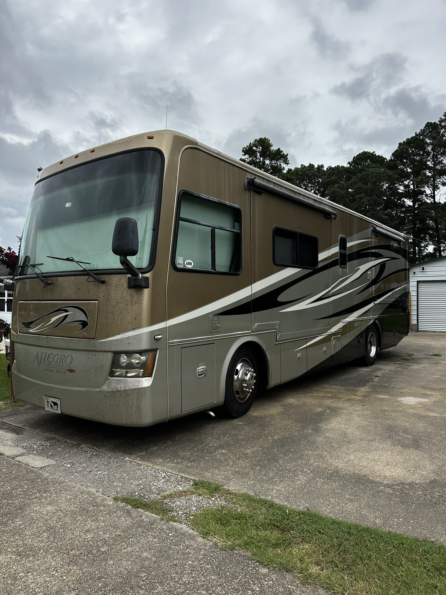 2011 Tiffin Motorhomes ALLEGRO RED 34 QFA RV