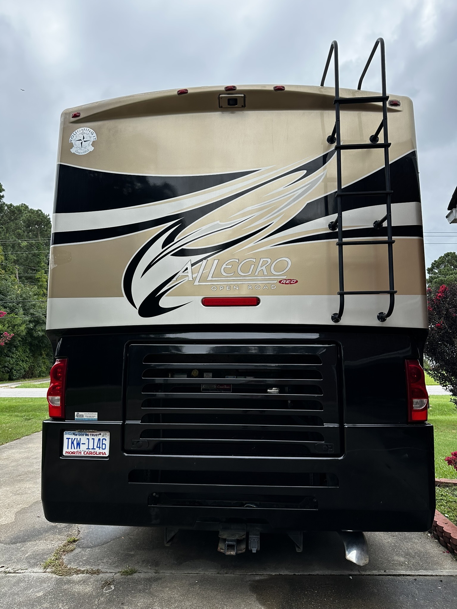 2011 Tiffin Motorhomes ALLEGRO RED 34 QFA in elizabeth city NC