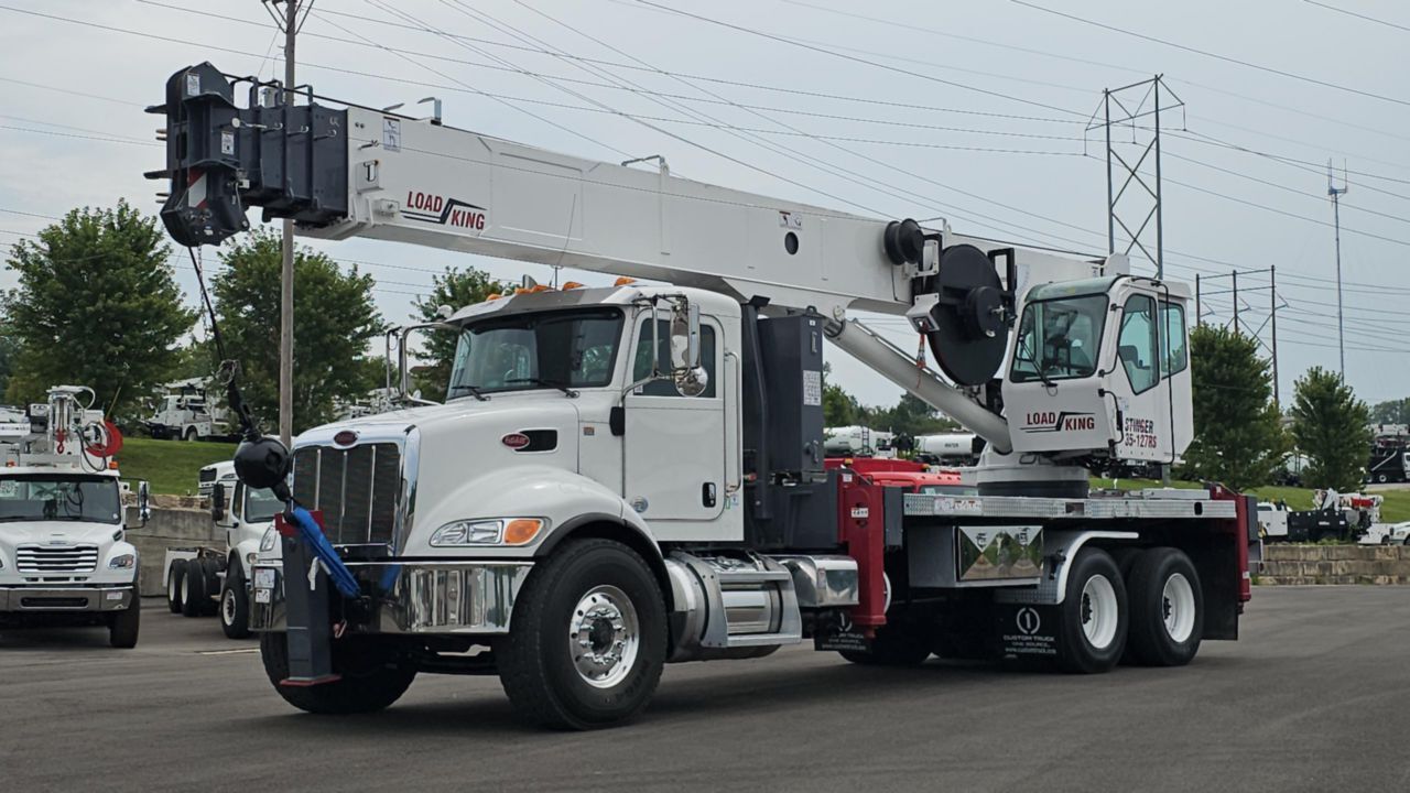 2021 PETERBILT 348 in Tampa, FL