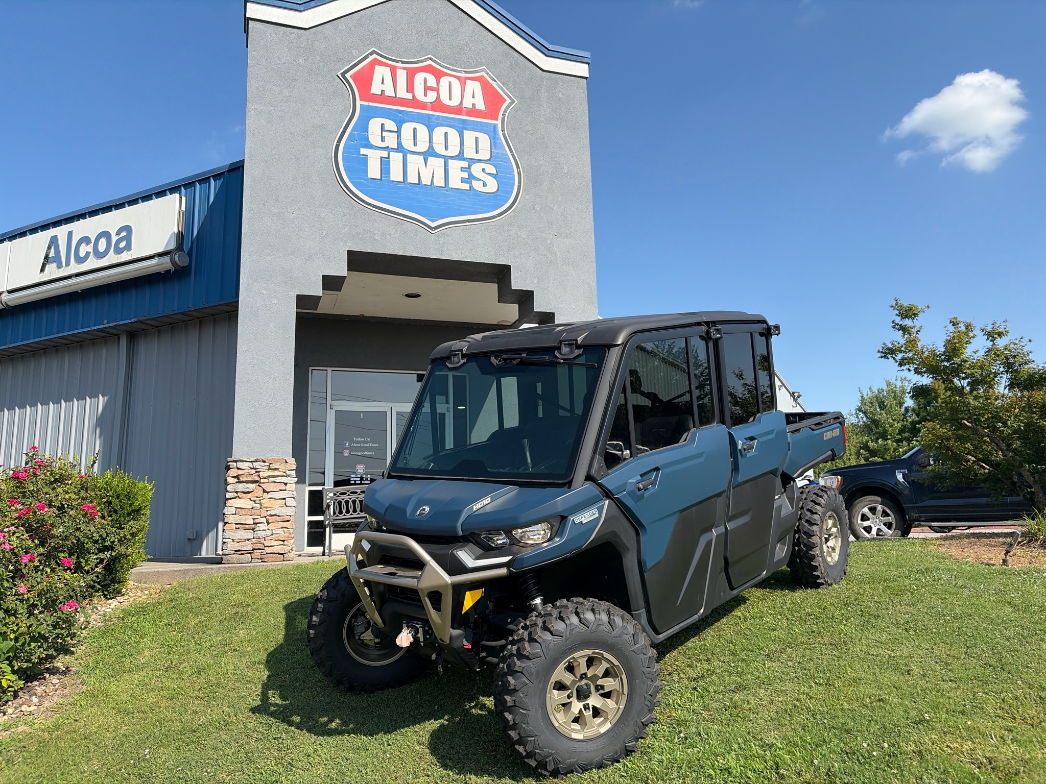 2025 Can-Am Defender MAX Limited in louisville TN