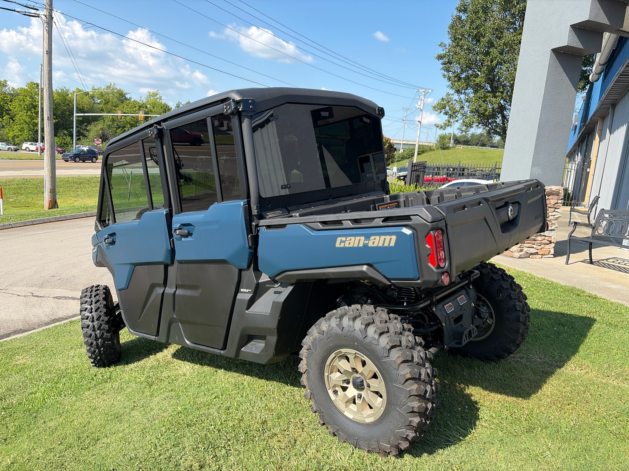 2025 Can-Am Defender MAX Limited in louisville TN