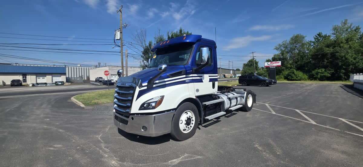 2020 FREIGHTLINER CASCADIA 116 in Bensalem, PA