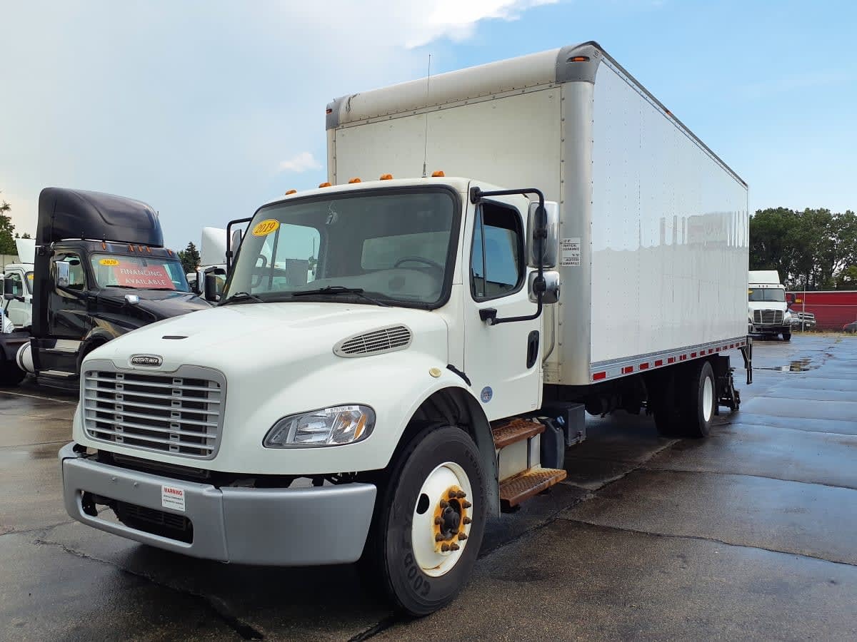 2019 FREIGHTLINER BUSINESS CLASS M2 106 in Oak Creek, WI