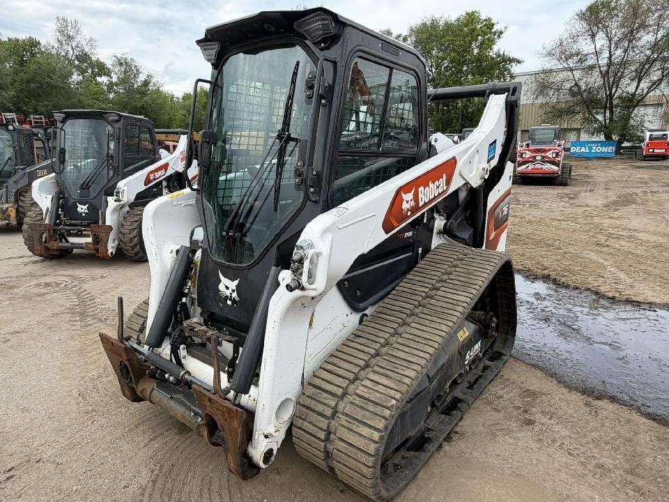 2023 BOBCAT T76 in Anoka, MN