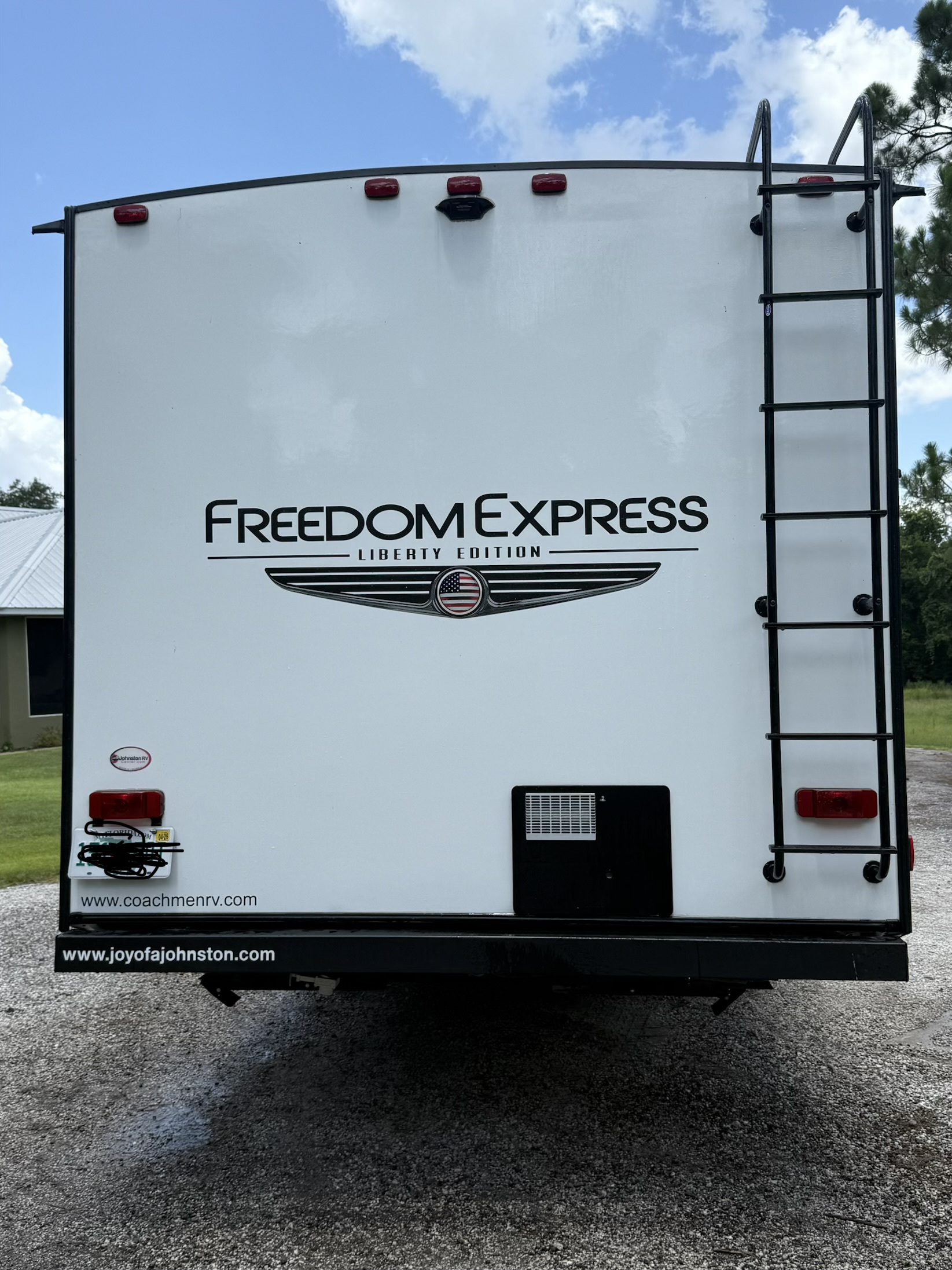 2021 Coachmen FREEDOM EXPRESS LIBERTY EDITION 320BHDS RV
