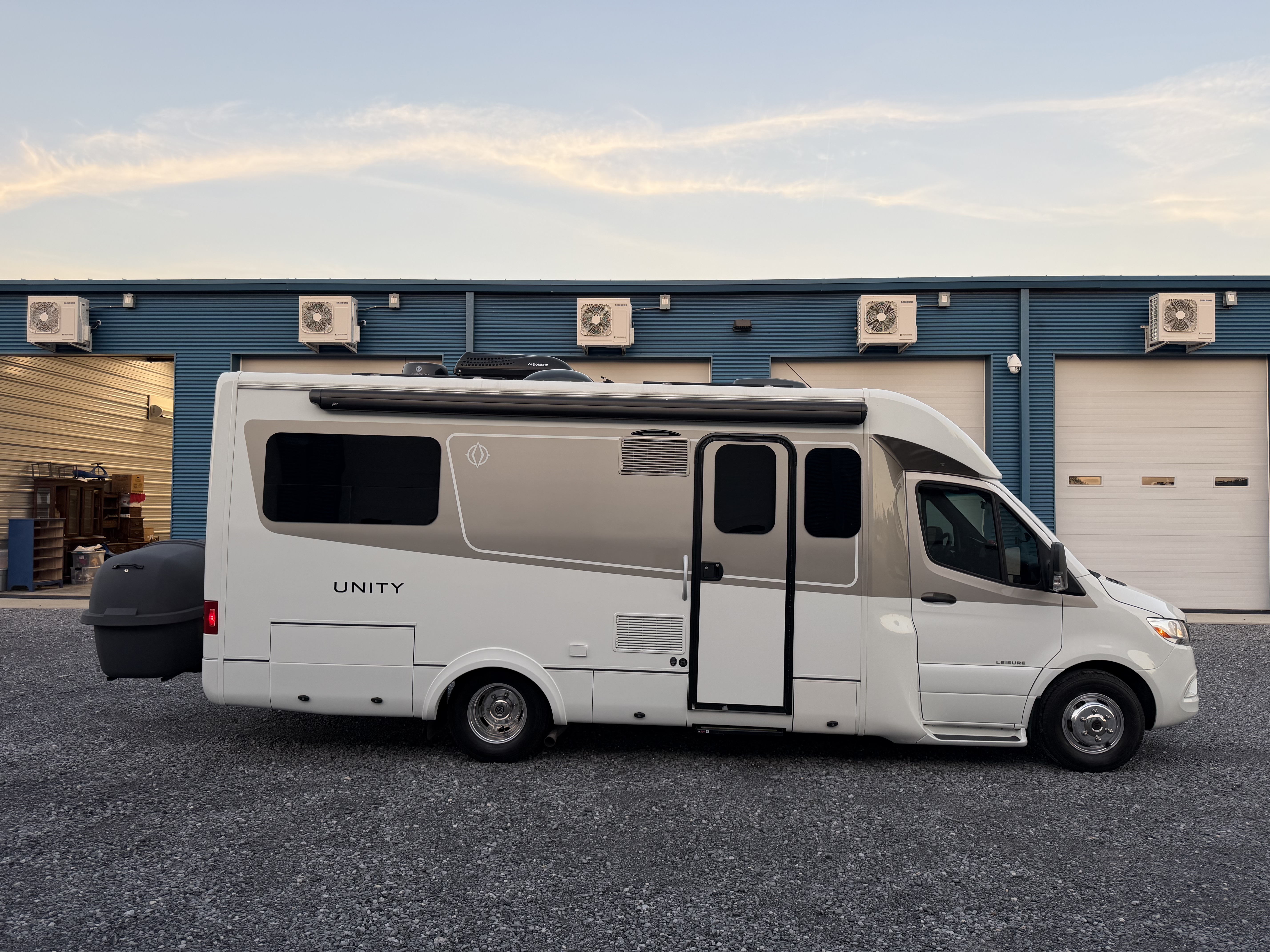 2022 Leisure Travel UNITY U24RL RV