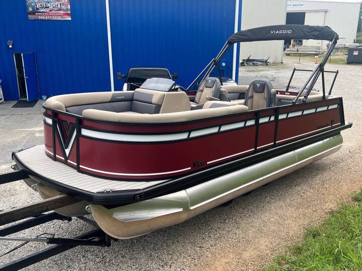 2027 Viaggio V22U TRI-TOON in mooresville NC
