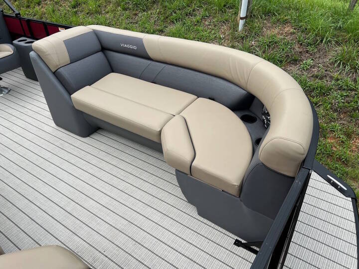 2027 Viaggio V22U TRI-TOON in mooresville NC