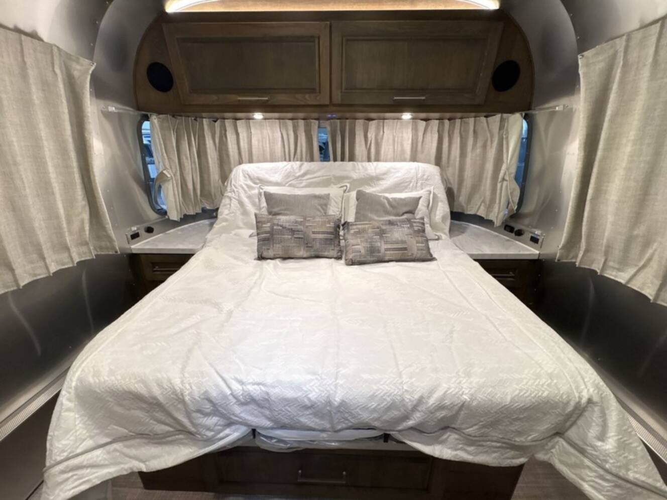 A photo of this 2026 Airstream Classic 28RB