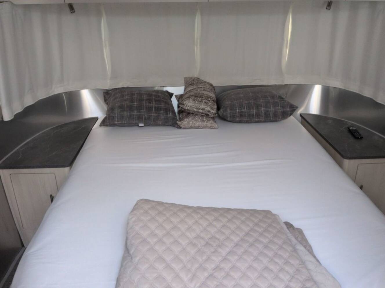 A photo of this 2024 Airstream Flying Cloud 27FB