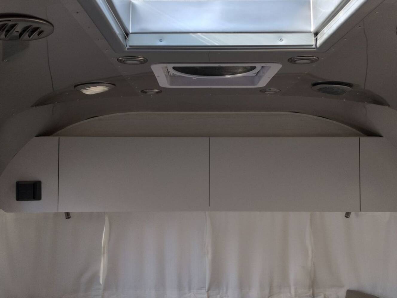 A photo of this 2024 Airstream Flying Cloud 27FB