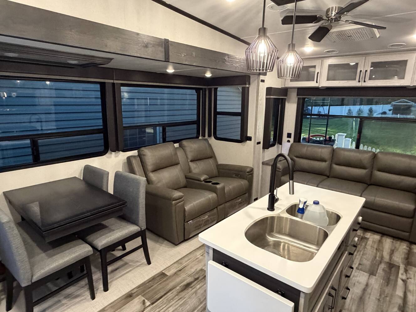 A photo of this 2023 Keystone MONTANA HIGH COUNTRY 385BR