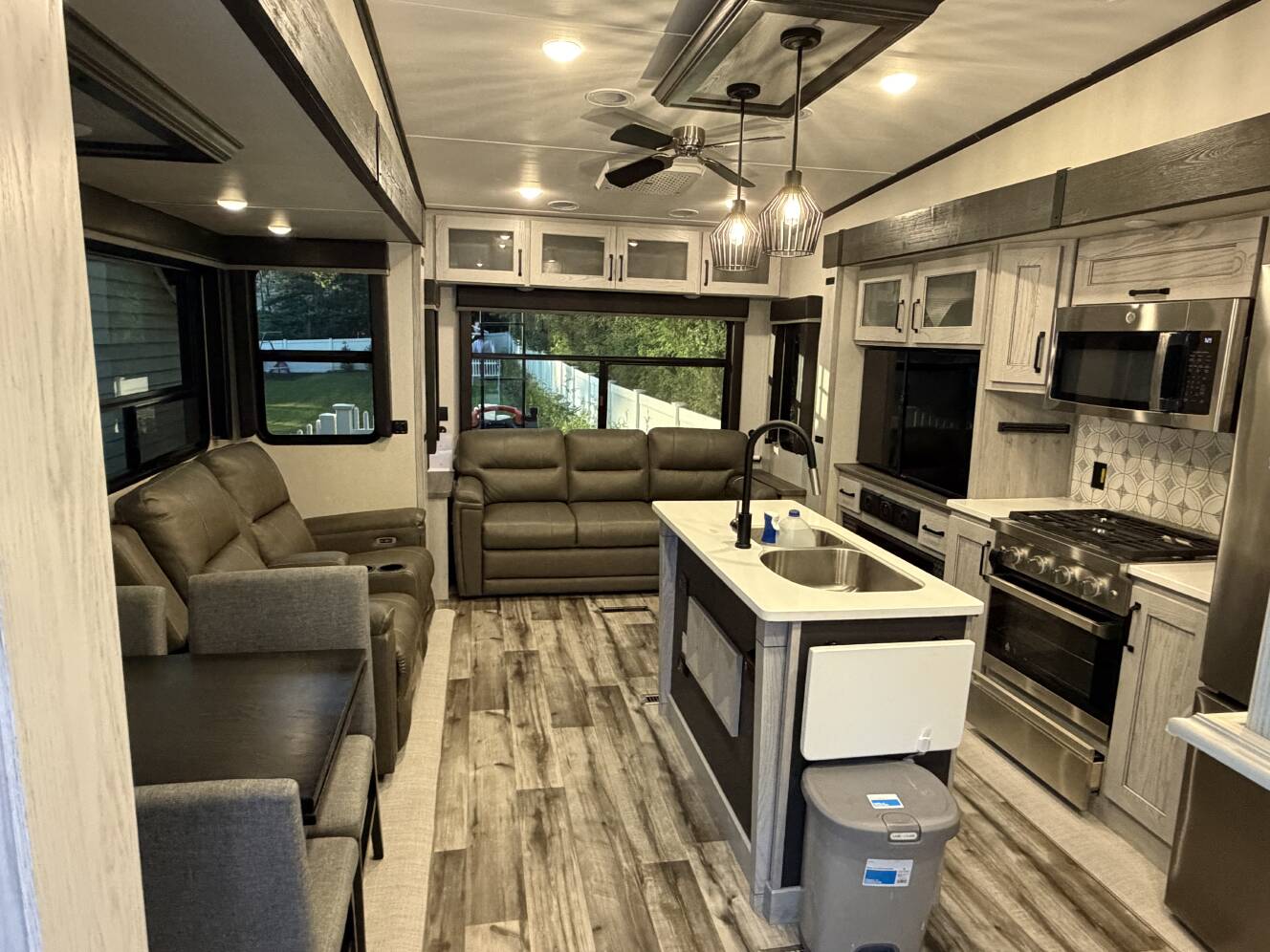 A photo of this 2023 Keystone MONTANA HIGH COUNTRY 385BR