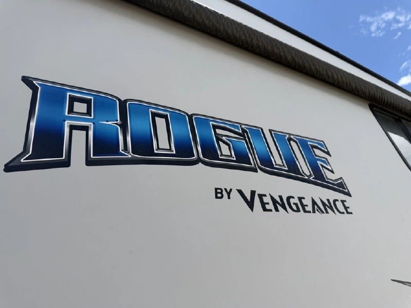 2019 FOREST RIVER VENGEANCE ROGUE 324A13