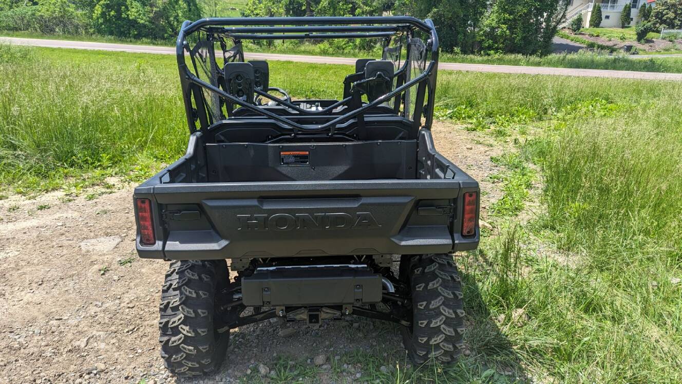A photo of this 2025 Honda Pioneer 1000-6 Deluxe Crew