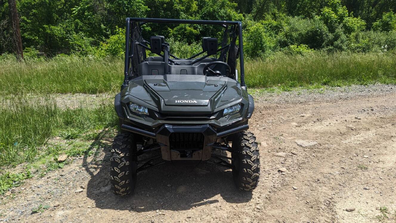 A photo of this 2025 Honda Pioneer 1000-6 Deluxe Crew