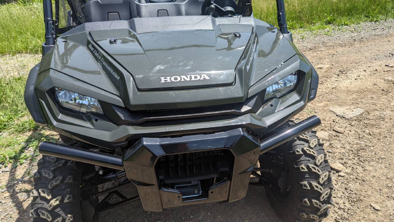 A photo of this 2025 Honda Pioneer 1000-6 Deluxe Crew