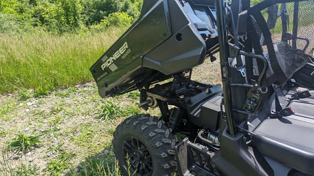 A photo of this 2025 Honda Pioneer 1000-6 Deluxe Crew