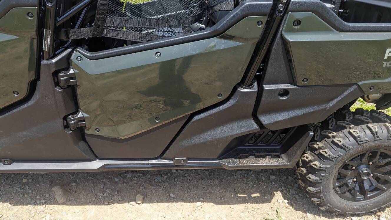A photo of this 2025 Honda Pioneer 1000-6 Deluxe Crew