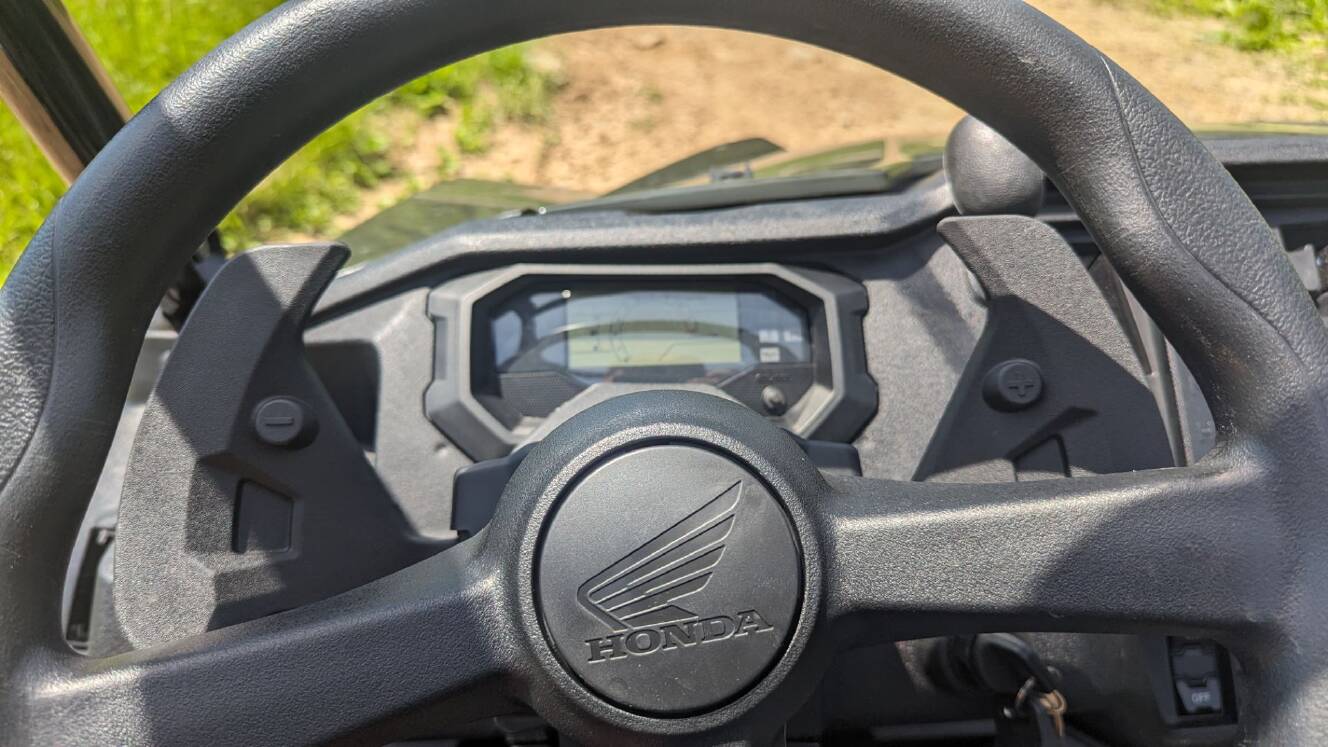 A photo of this 2025 Honda Pioneer 1000-6 Deluxe Crew