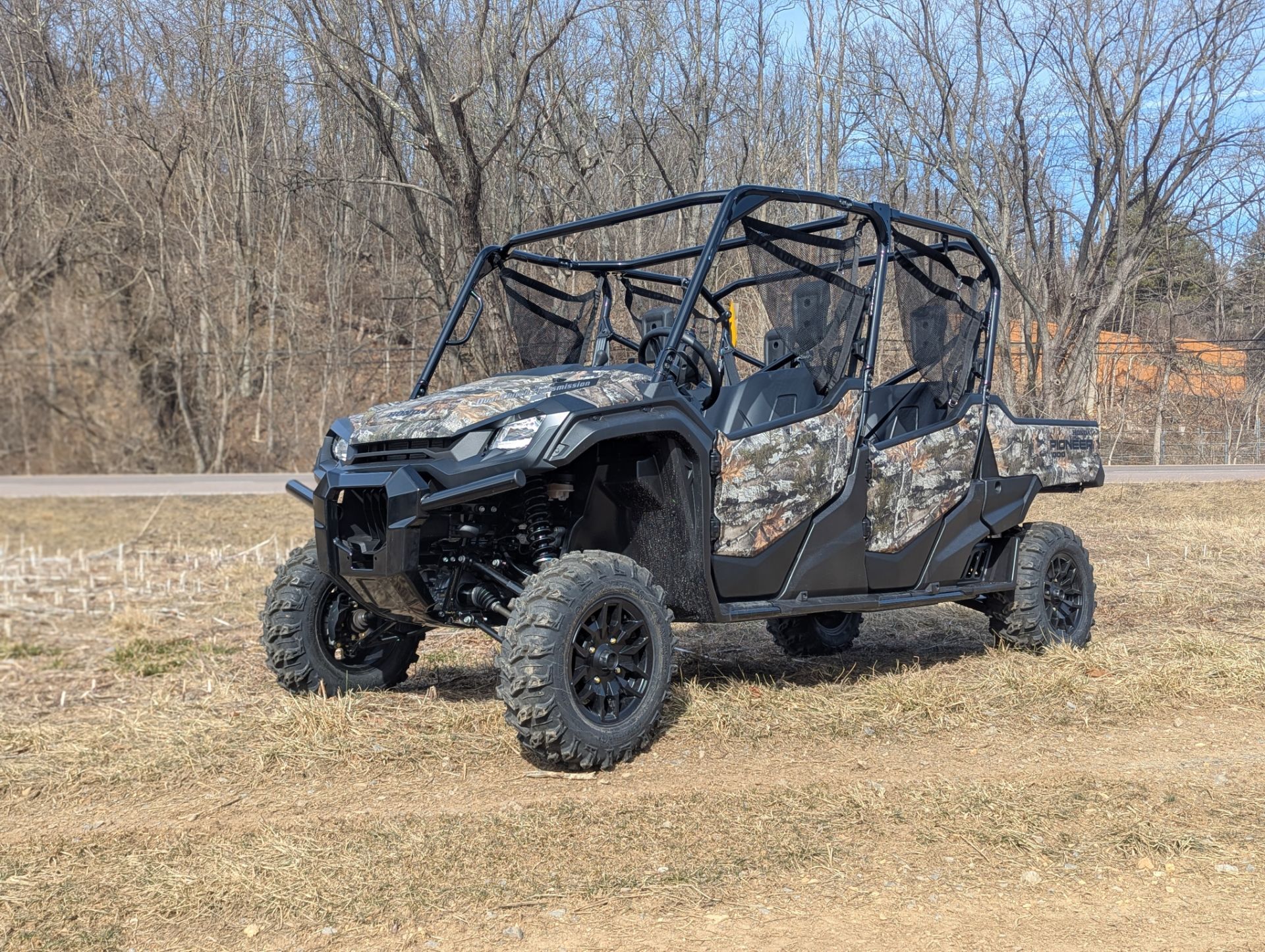 2025 Honda Pioneer 1000-6 Deluxe Crew in cumberland MD