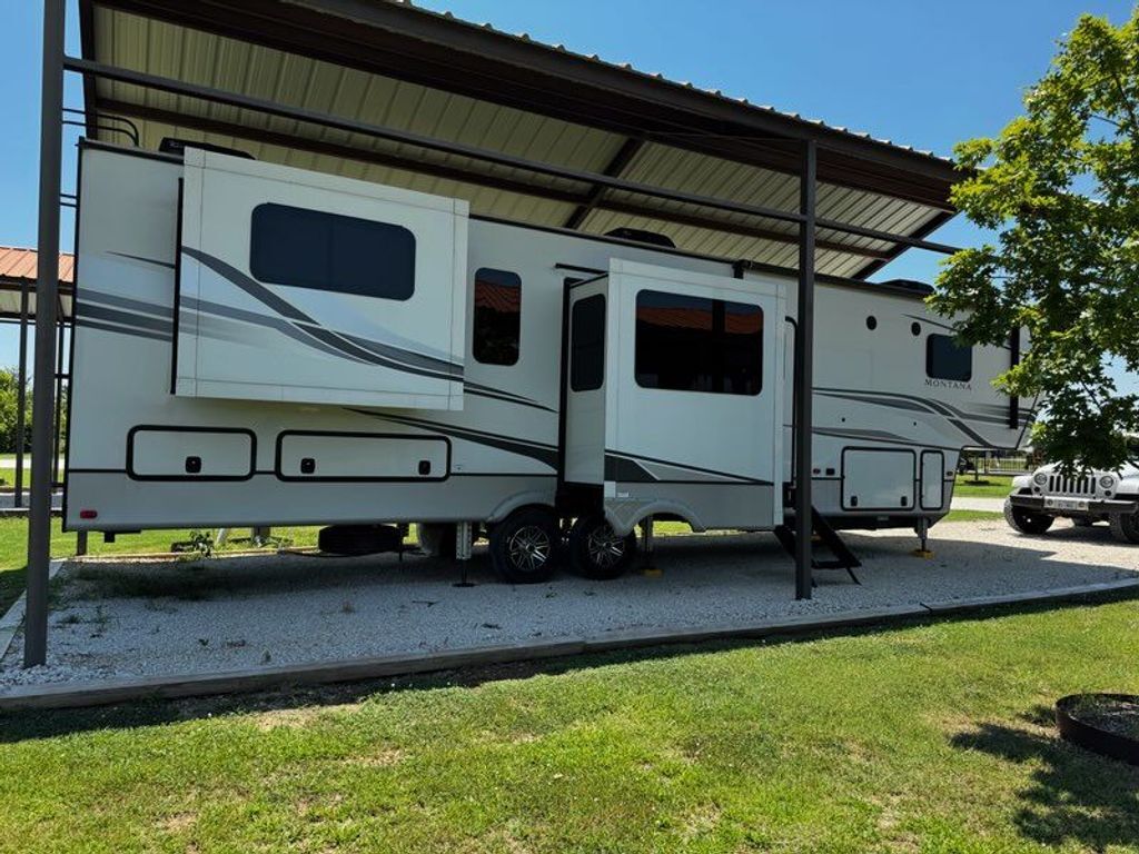 2022 Keystone Montana 3791RD in pottsboro TX